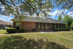 1574 Hunters Creek Dr, Cantonment, FL 32533 - Photo 5