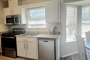 81 N Jamaica St, Pensacola, FL 32507 - Photo 9