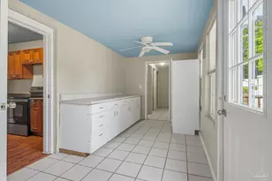 211 NW Gilliland Rd, Pensacola, FL 32507 - Photo 9