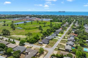 1264 Redwood Ln, Gulf Breeze, FL 32563 - Photo 9
