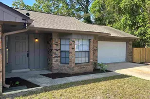 151 Deville Dr, Mary Esther, FL 32569 - Photo 5