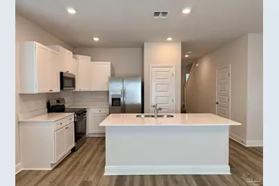 4067 Pendragon Cir, Milton, FL 32583 - Photo 3