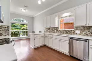 3023 Oak Pointe Dr, Pensacola, FL 32505 - Photo 11