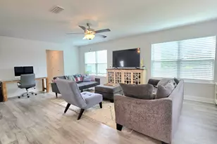 380 Hilburn Ln, Pensacola, FL 32504 - Photo 7