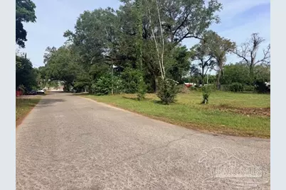 3001 N U St #https://1drv.ms/v/c/6cf2e6b2608c5d27/IQDmVkf3Z7IAQ, Pensacola, FL 32505 - Photo 5
