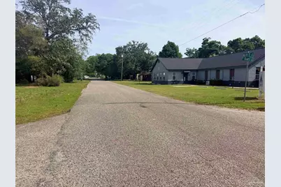 3001 N U St #https://1drv.ms/v/c/6cf2e6b2608c5d27/IQDmVkf3Z7IAQ, Pensacola, FL 32505 - Photo 3