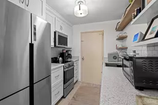 825 Bayshore Dr, Pensacola, FL 32507 - Photo 9