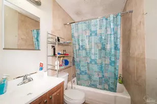 1000 Hawthorn Dr, Pensacola, FL 32507 - Photo 9