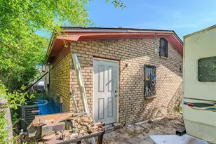 1000 Hawthorn Dr, Pensacola, FL 32507 - Photo 23