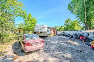 1000 Hawthorn Dr, Pensacola, FL 32507 - Photo 25