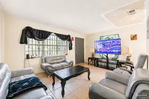 1000 Hawthorn Dr, Pensacola, FL 32507 - Photo 7