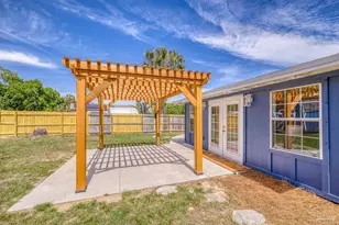 608 Edgewater Dr, Pensacola, FL 32507 - Photo 59