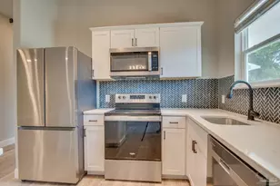 203 S L St, Pensacola, FL 32502 - Photo 9