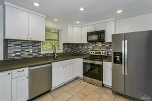 7245 Lockhart St, Pensacola, FL 32526 - Photo 7