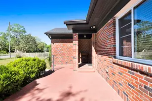 2016 E Scott St, Pensacola, FL 32503 - Photo 3