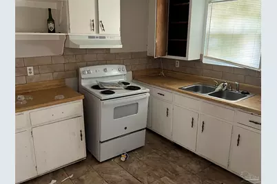 213 E Lakeview Ave, Pensacola, FL 32503 - Photo 11