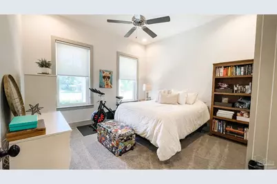 1633 E Hatton St, Pensacola, FL 32503 - Photo 13