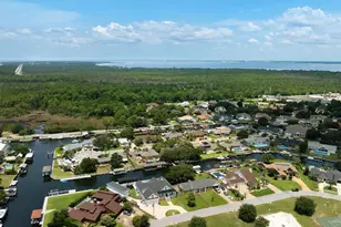 934 Aquamarine Dr, Gulf Breeze, FL 32563 - Photo 53