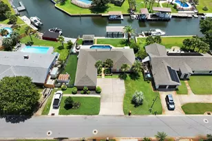 934 Aquamarine Dr, Gulf Breeze, FL 32563 - Photo 51