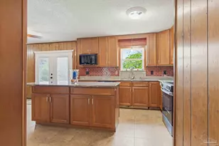 7227 Shelby Ln, Pensacola, FL 32526 - Photo 7