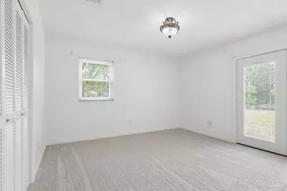7227 Shelby Ln, Pensacola, FL 32526 - Photo 15