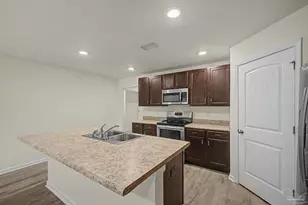 5886 Blackhorse Cir, Pensacola, FL 32526 - Photo 17