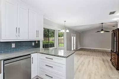 312 Florida Ave, Gulf Breeze, FL 32561 - Photo 17
