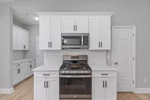 8314 Vickie St, Pensacola, FL 32514 - Photo 9