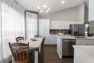 6042 Capitol Dr, Gulf Breeze, FL 32563 - Photo 9
