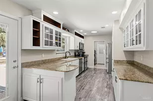 1555 Oak Shore Dr, Gulf Breeze, FL 32563 - Photo 11