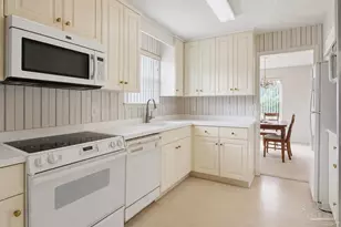5711 Tonawanda Dr, Pensacola, FL 32506 - Photo 9