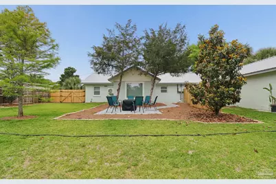 605 Edgewater Dr, Pensacola, FL 32507 - Photo 5