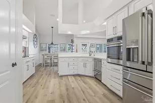 2030 Juno Cir, Pensacola, FL 32526 - Photo 13