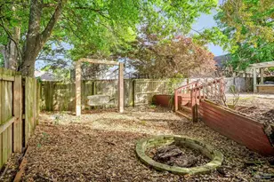2251 Oxford Dr, Pensacola, FL 32503 - Photo 15