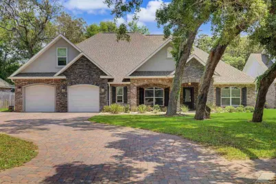1430 E Shores Blvd, Gulf Breeze, FL 32563 - Photo 1