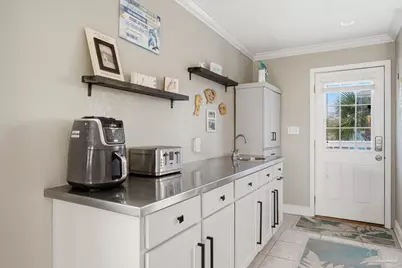 1407 Maldonado Dr, Pensacola Beach, FL 32561 - Photo 11
