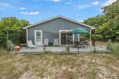 1817 Navarre Sound Cir, Navarre, FL 32566 - Photo 11