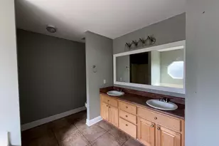 5589 Colinas Verde Dr, Milton, FL 32570 - Photo 17
