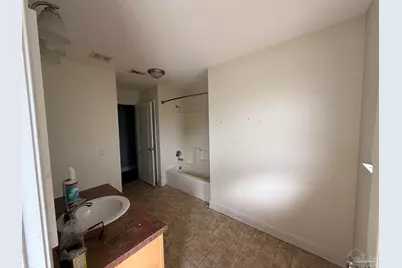 5589 Colinas Verde Dr, Milton, FL 32570 - Photo 13