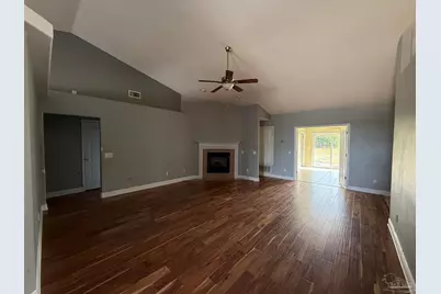 5589 Colinas Verde Dr, Milton, FL 32570 - Photo 5