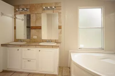 5180 Phoenix Dr, Milton, FL 32583 - Photo 7
