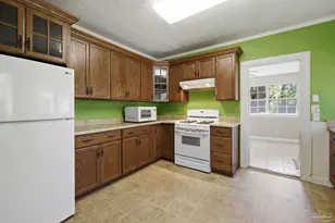 9765 N Loop Rd, Pensacola, FL 32507 - Photo 15