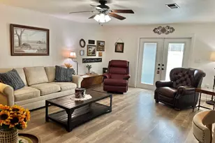 2410 Parker Dr, Niceville, FL 32578 - Photo 3