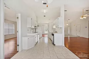 6435 Flagler Dr, Gulf Breeze, FL 32563 - Photo 9
