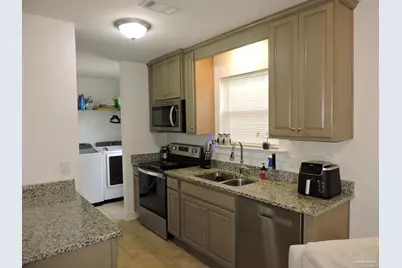 2202 N E St, Pensacola, FL 32501 - Photo 9