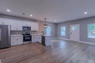 210 E Lakeview Ave, Pensacola, FL 32503 - Photo 5