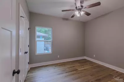210 E Lakeview Ave, Pensacola, FL 32503 - Photo 9
