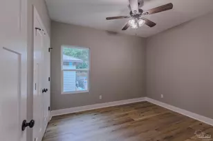 210 E Lakeview Ave, Pensacola, FL 32503 - Photo 9