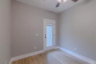 210 E Lakeview Ave, Pensacola, FL 32503 - Photo 17