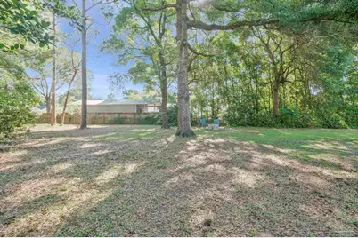 5708 Bentley Cir, Milton, FL 32570 - Photo 43